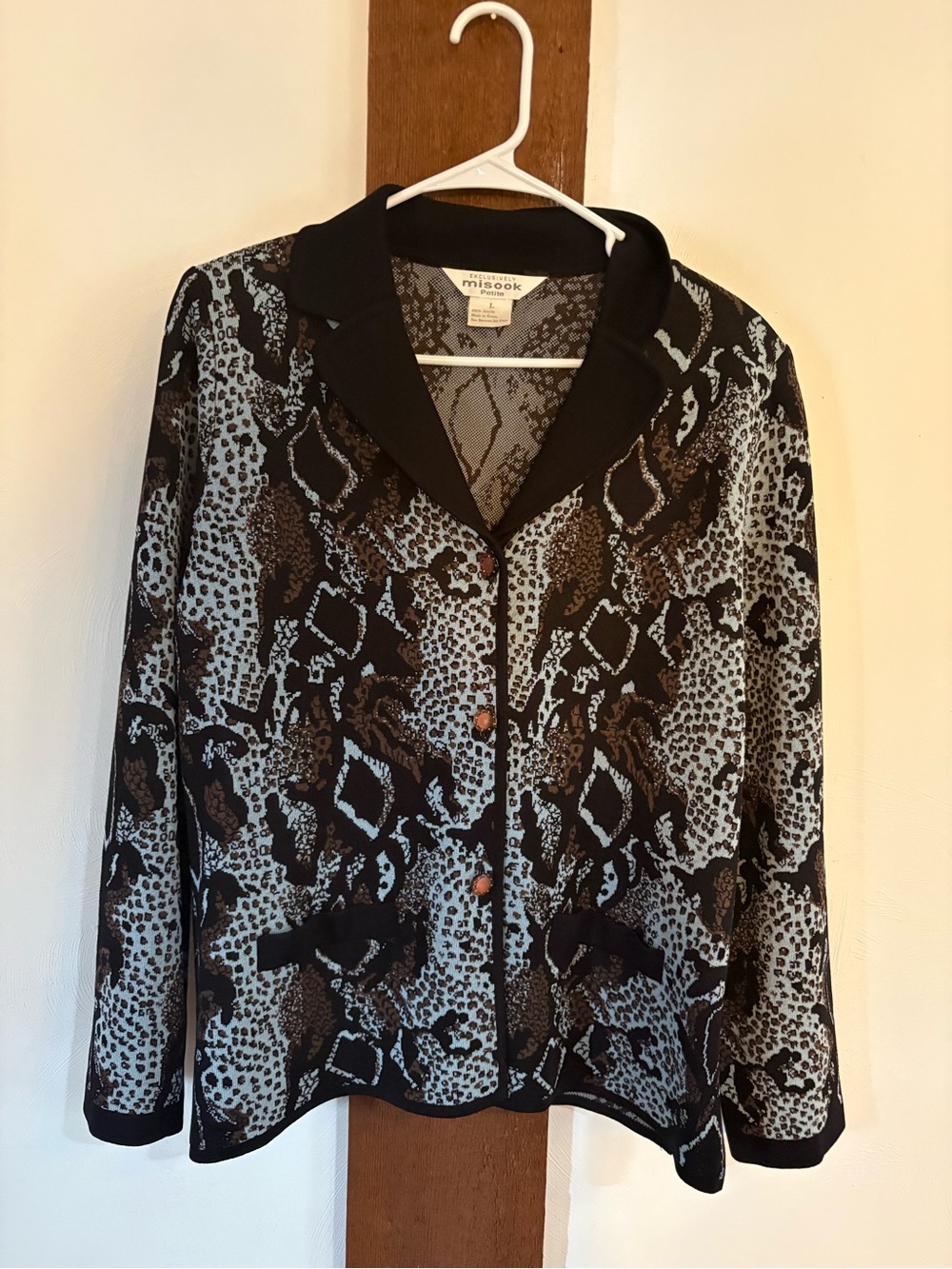 Misook Ladies Cardigan sweater/Blazer, Size  L, Made in Korea, Nice!
